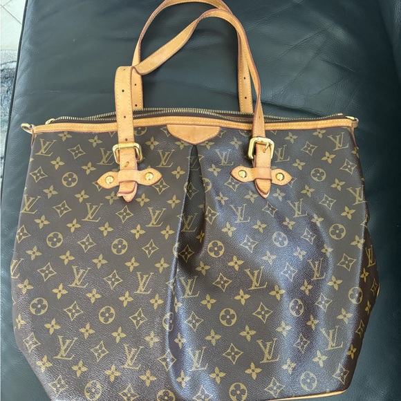LOUIS VUITTON authentic 
Monogram Palermo GM (pre-own) - Picture 6 of 9